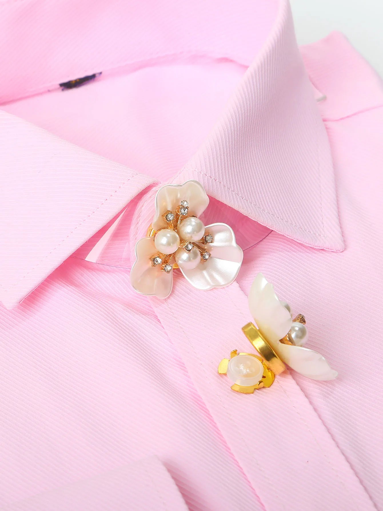 2Pcs Shell Pearl Flower Cufflinks