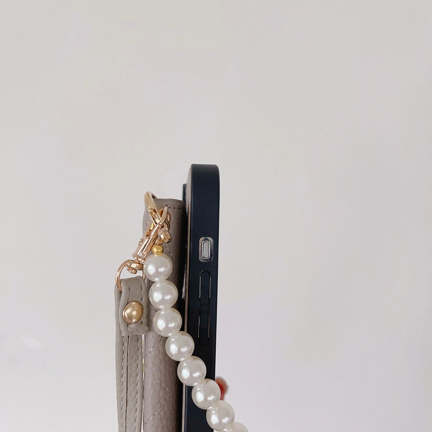 Crossbody Pearl Wristband Phone Case