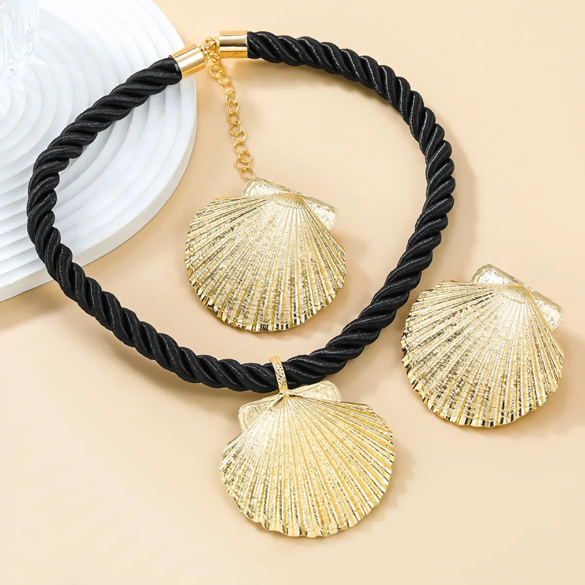 Shell Pendant Earrings Necklace Set