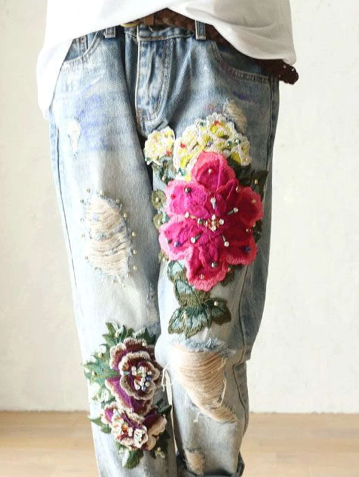 Daily Flower Embroidery Ripped Pearl Decor Denim